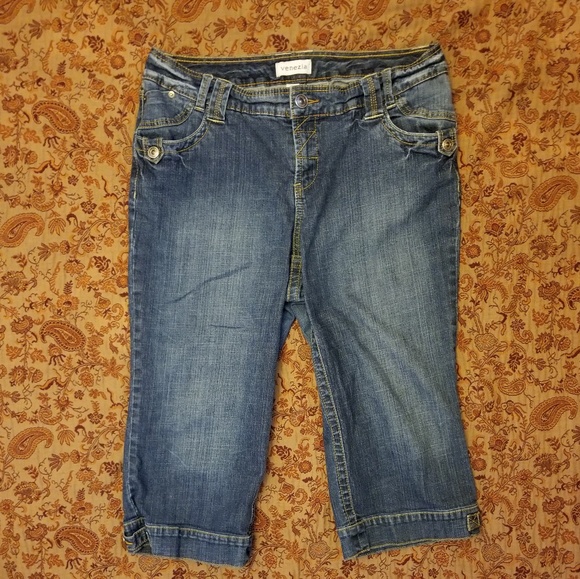 Venezia Denim - SOLD💗VENEZIA JEAN CROPS